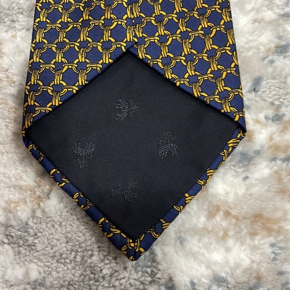 Beautiful Brooks Brothers Classic Chain Pattern Tie - Picture 3 of 4
